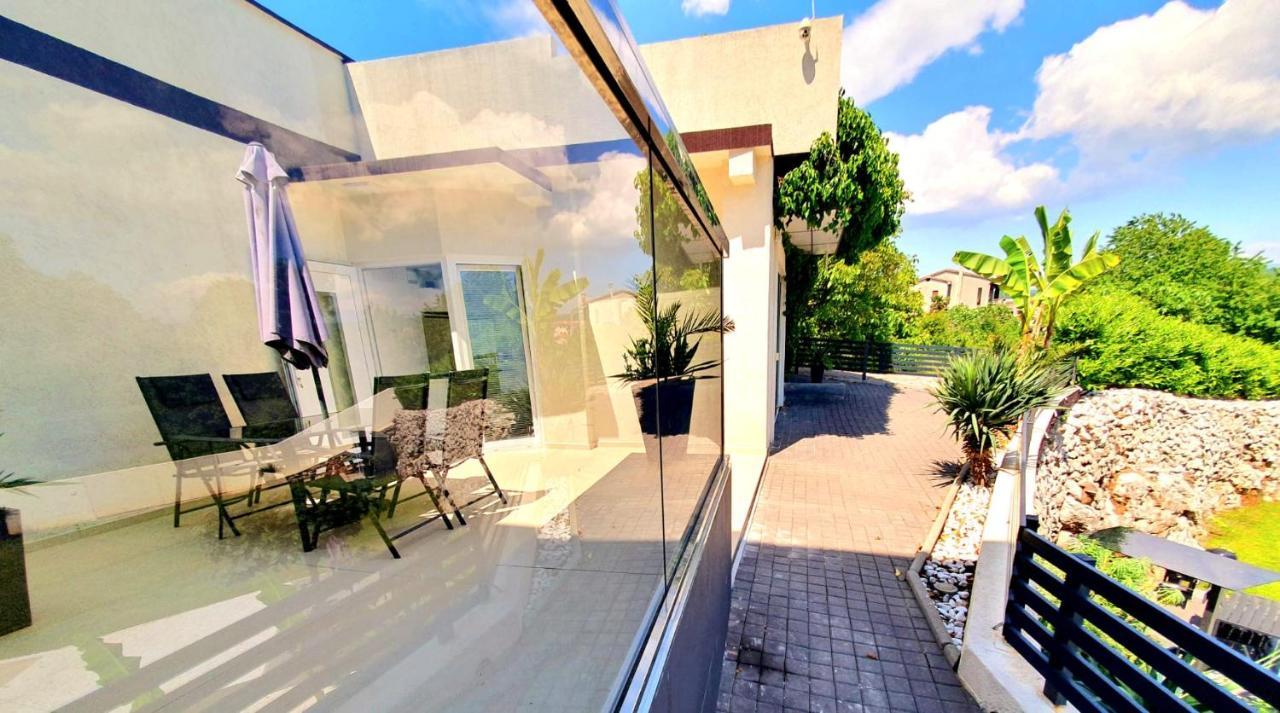 מטולי Jacuzzi Penthouse Apartment מראה חיצוני תמונה